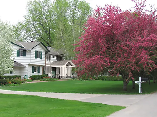 172 Westwood Ln S, Wayzata, MN 55391