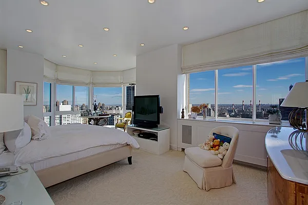 Sold by Corcoran | media 22
