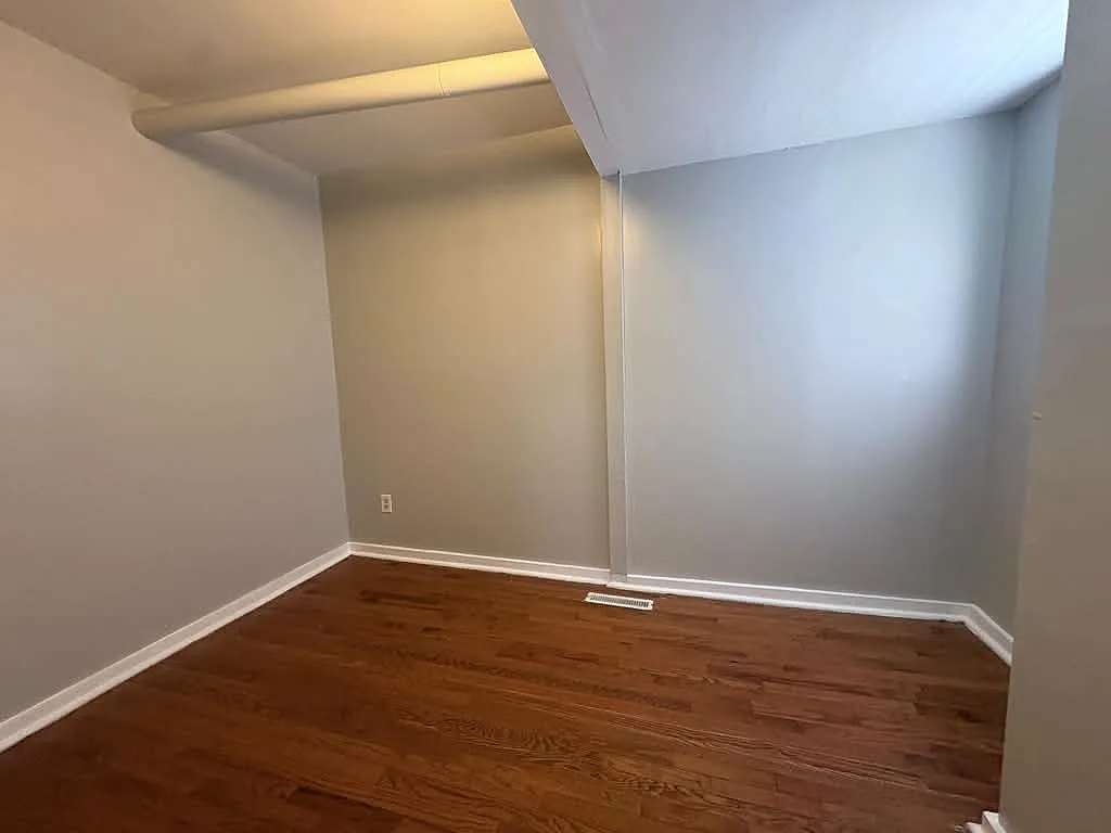 341 Peck St — Photo 2