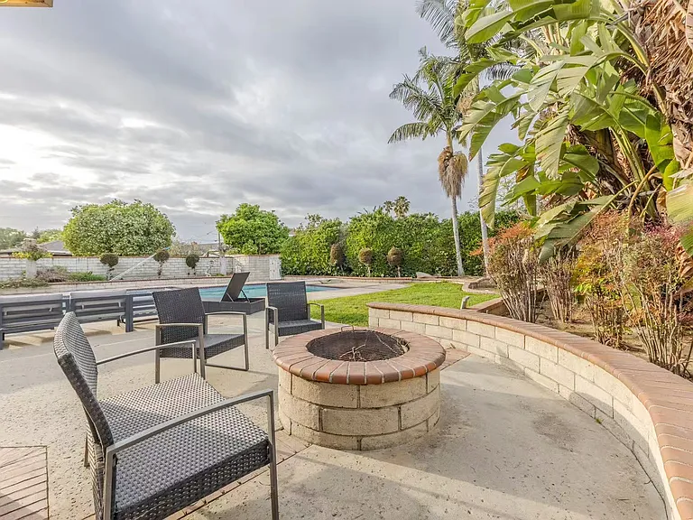 1209 Midwickhill Dr — Photo 33