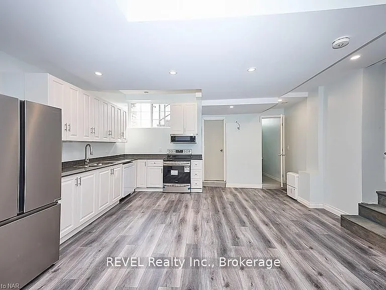 491 Geneva St — Photo 4