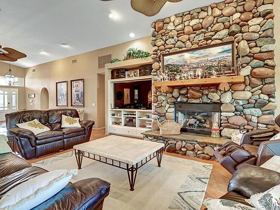 4th image of 8541 Clubhouse Blvd