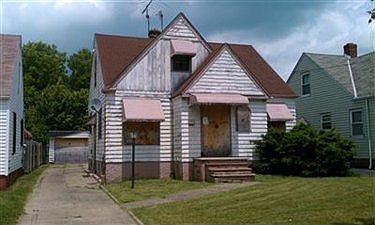 1st image of 15913 Throckley Ave