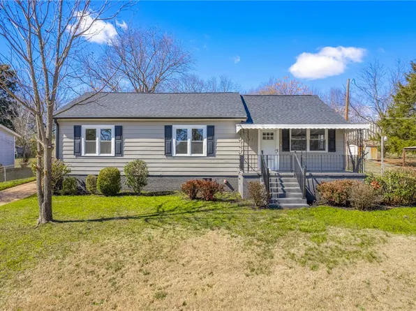 107 Boyd Ave, Simpsonville, SC 29681