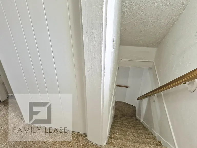 806 Morton St — Photo 34