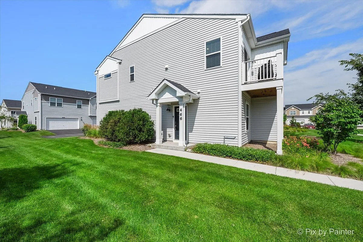 3 bed, 1577 sqft, $2,900 — Photo 2