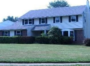 121 Moonflower Rd, Hatboro, PA 19040