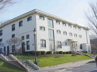 25 Higgins St APT 106, Smithfield, RI 02917