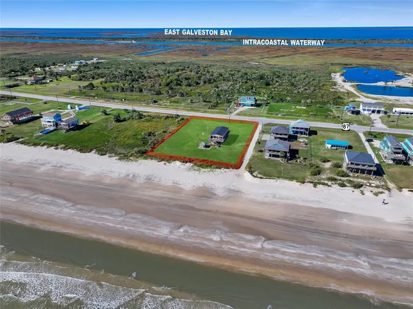 981 Dolly St, Gilchrist, TX 77617