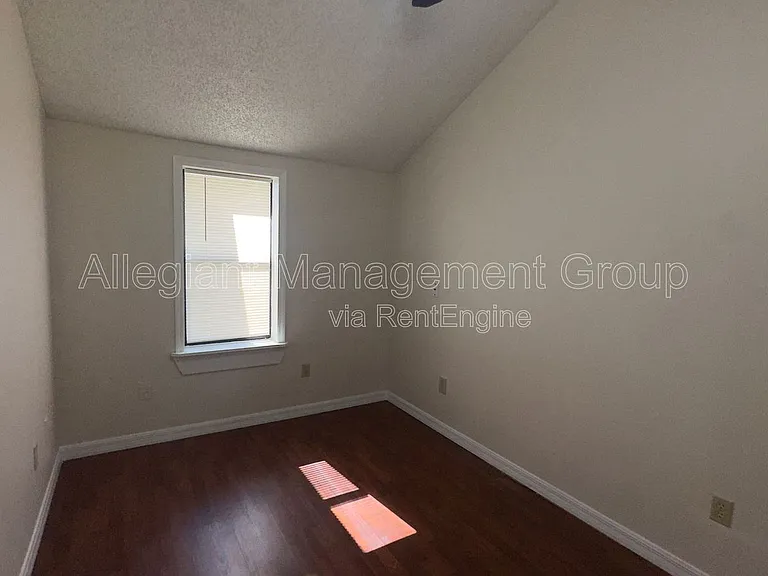 616 Massachusetts Ave #A — Photo 10
