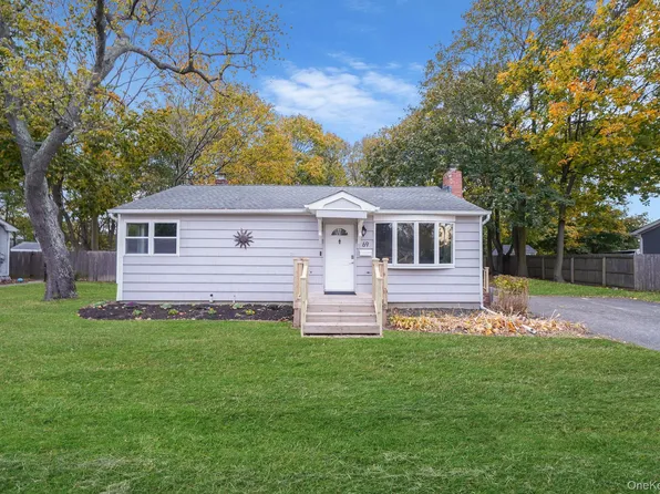 69 Poplar Street, Port Jefferson Station, NY 11776