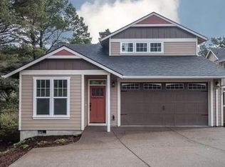 3032 SW Anchor Ave, Lincoln City, OR 97367