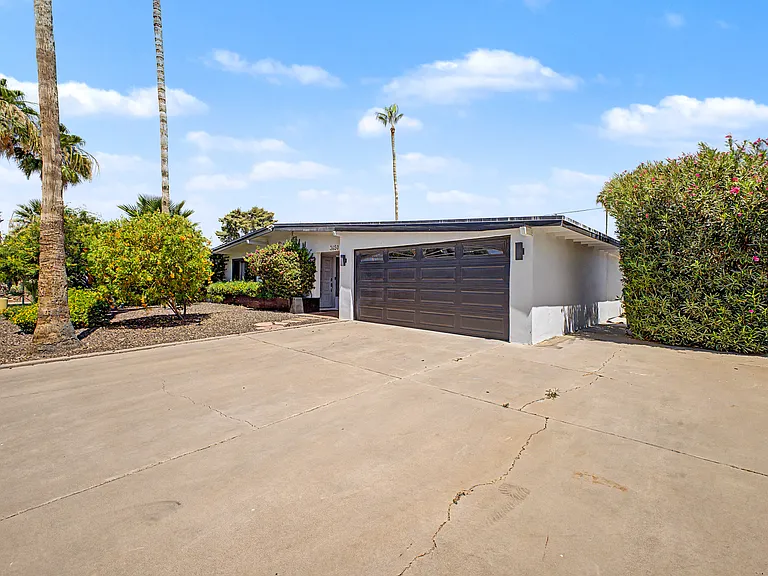3650 E Poinsettia Dr — Photo 9