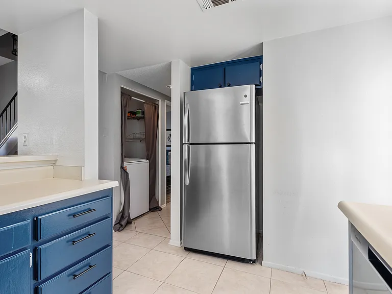Fridge and washing machine closet