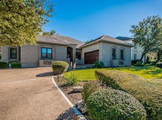 11 Autumn Oaks Dr, The Hills, TX 78738