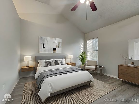 4th image of 18163 Holly Green Dr