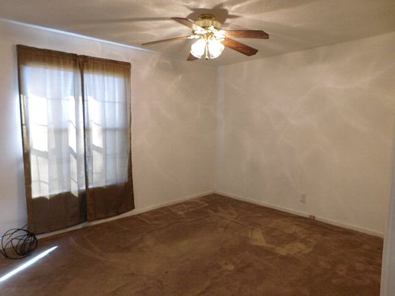 5th image of 410 Carver Ave