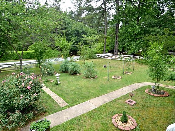5th image of 3854 River Dr