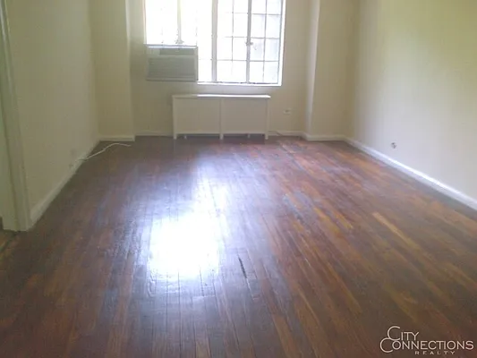 Rented by City Connections Realty | media 9