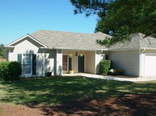 205 Summer Brook Ln, Alabaster, AL 35007