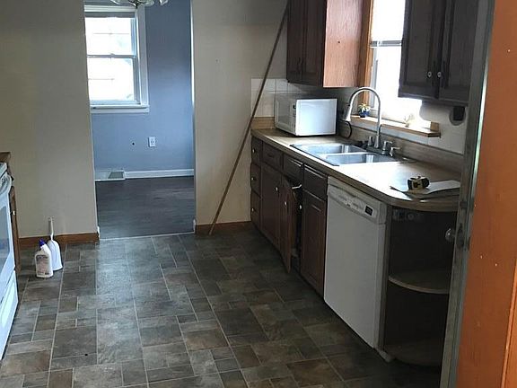 2nd image of 676 Congress St #Stw3-p14
