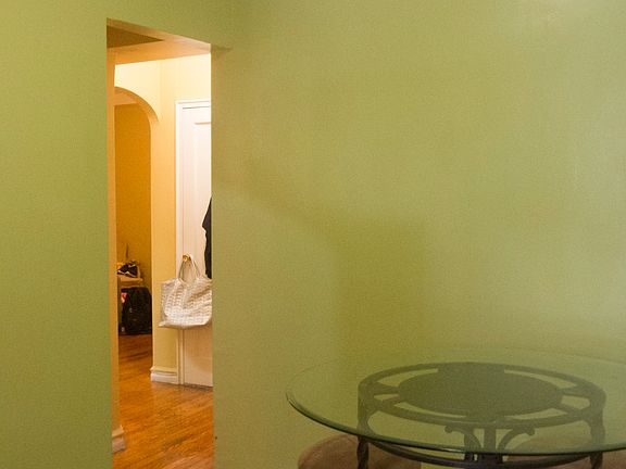4th image of 4130 46th St APT 4l