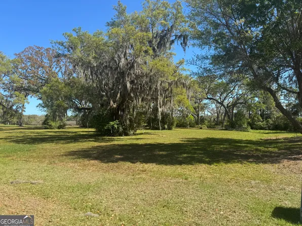 38 Coopers Point Dr NE, Townsend, GA 31331