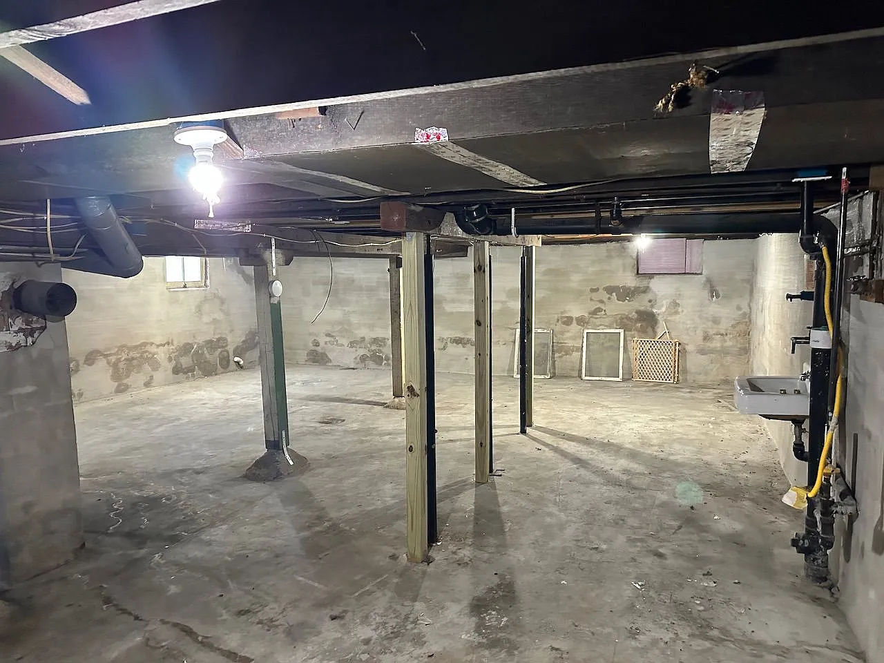 2 bed, 1.0 bath, 921 sqft, $975 — Photo 3