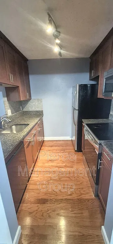 2 bed, 1.0 bath, 833 sqft, $1,850 — Photo 3