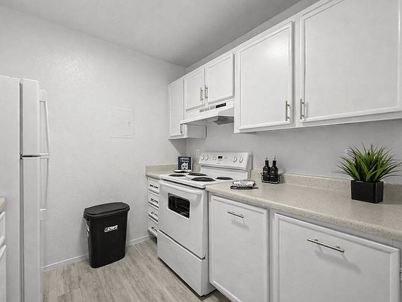 5th image of 1642 Lomaland Dr #2216