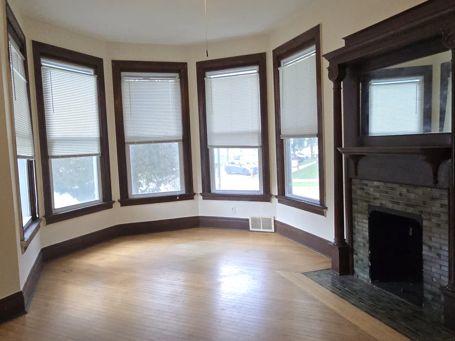 4 bed, 1516 sqft, $2,100 — Photo 3