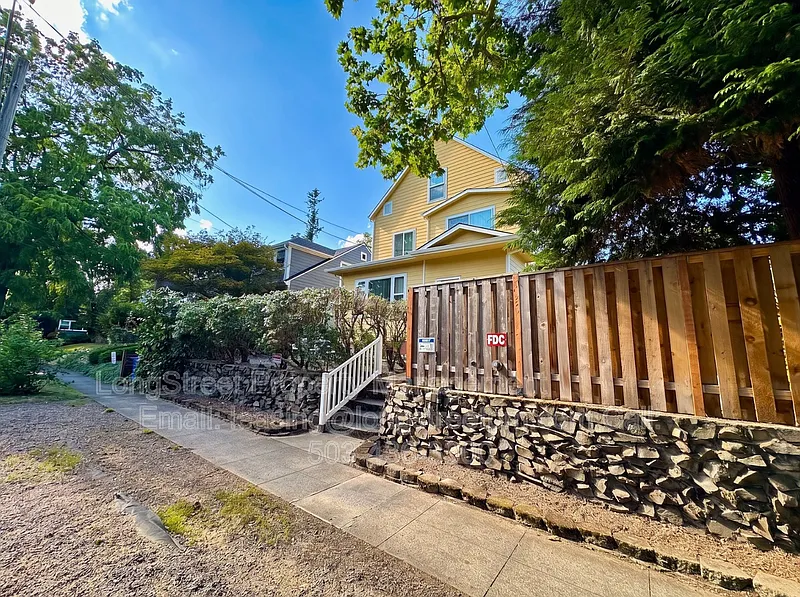 1 bed, 1.0 bath, 750 sqft, $1,495 — Photo 2