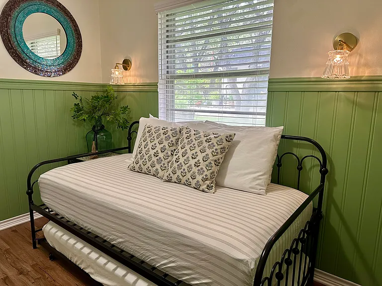 Lazy Oak Dr — Photo 20
