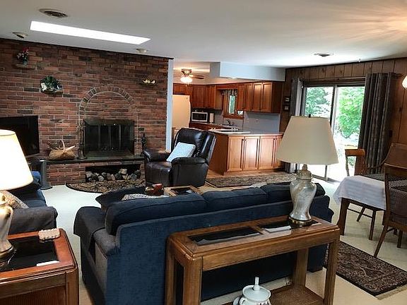4th image of 8566 Acorne Ave