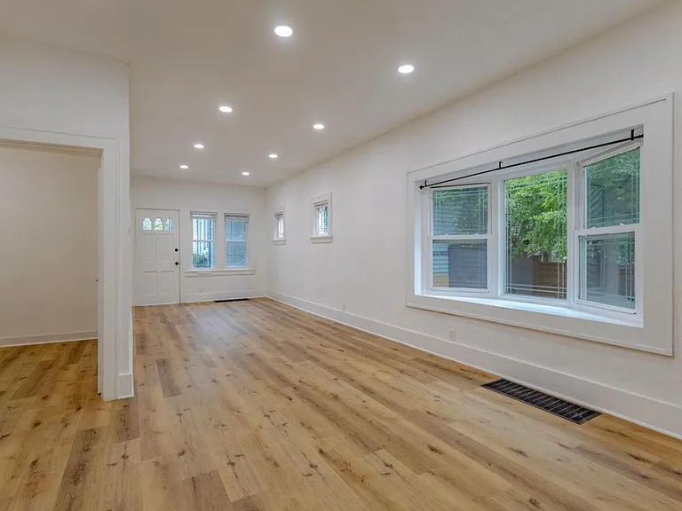 1028 E Potter Ave — Photo 6
