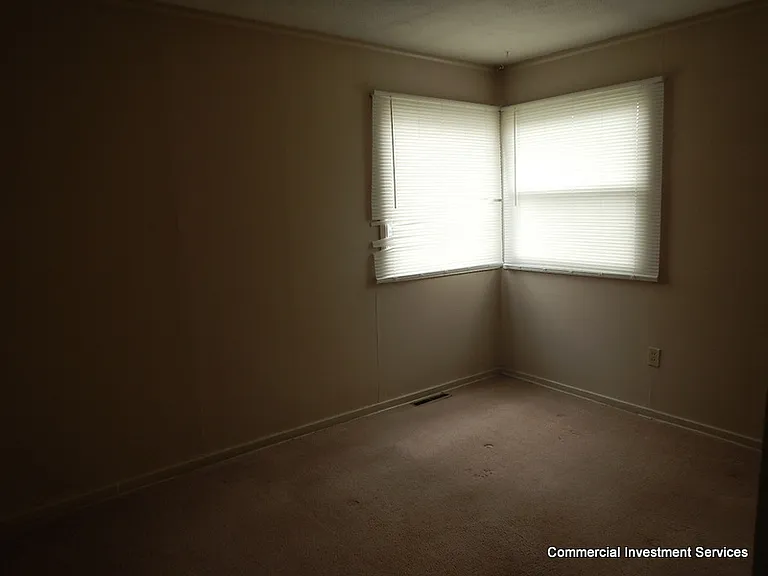 1310 W 5th St — Photo 10