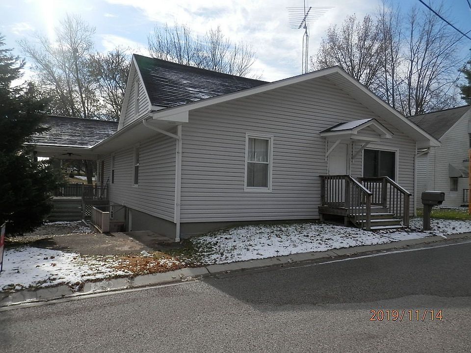 1st image of 613 E 10th St
