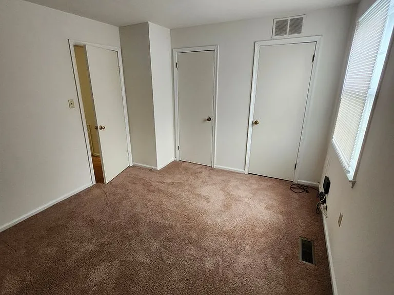 330 W. Eighth Street 9-600 — Photo 9