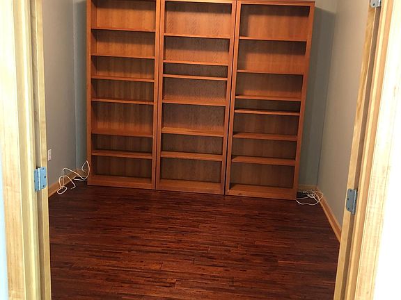 4th image of 630 Main St N APT 212