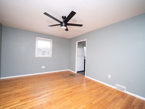 5th image of 5002 Arlington St