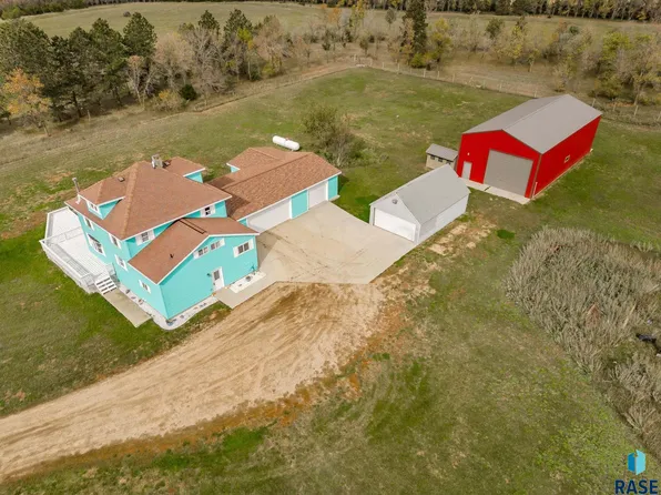 44344 266th St, Marion, SD 57043