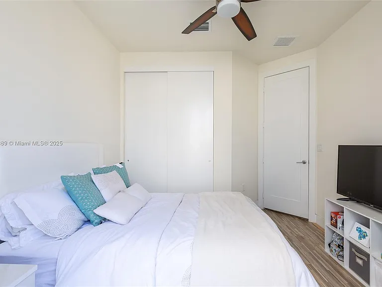 6330 NW 104th Path — Photo 9