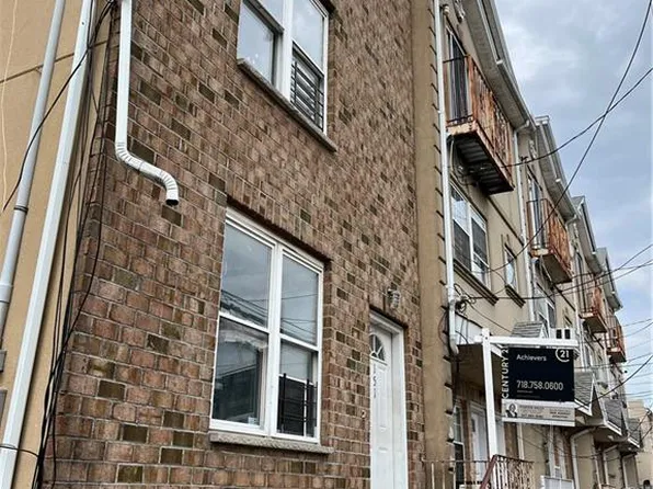 151 Beach 27th St, Far Rockaway, NY 11691