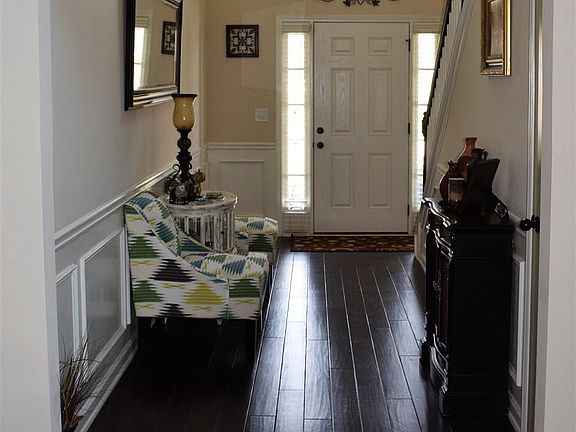 2nd image of 518 Moulton Way
