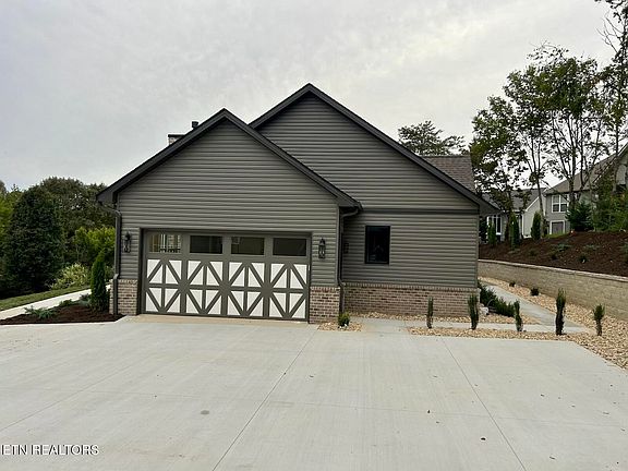 3rd image of 107 Amohi Way