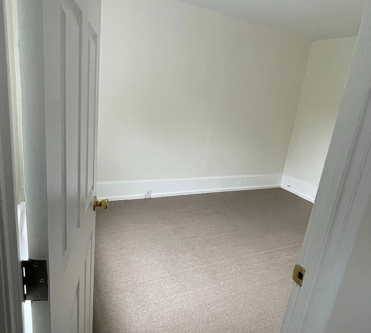 3 bed, $1,500 — Photo 2