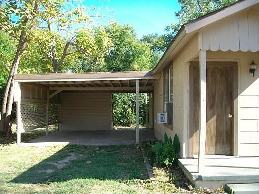 3rd image of 205 Jeannine St