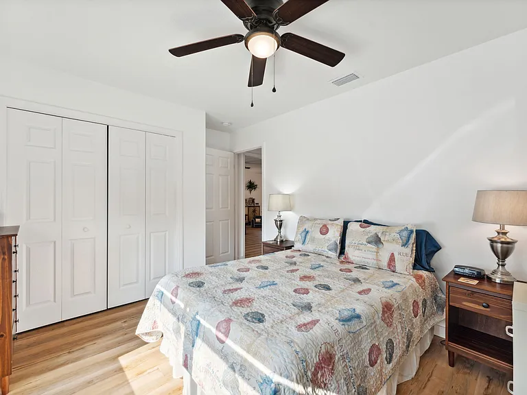 526 Camellia Ave — Photo 6