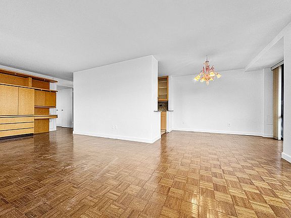 4th image of 112-01 Queens Blvd #18C