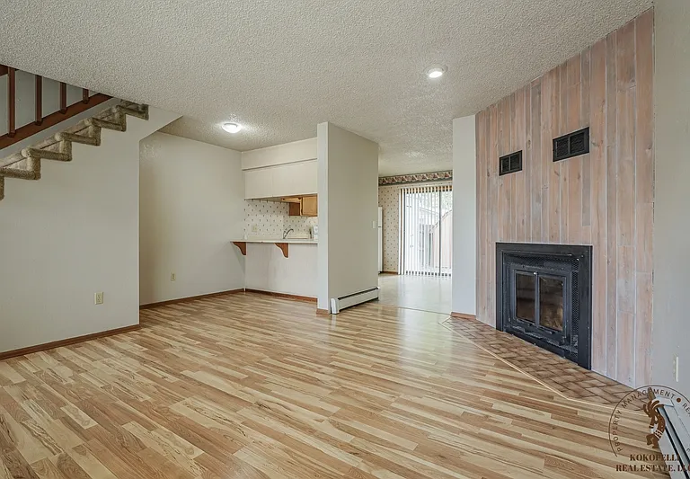 1305 Wellington Ave — Photo 5